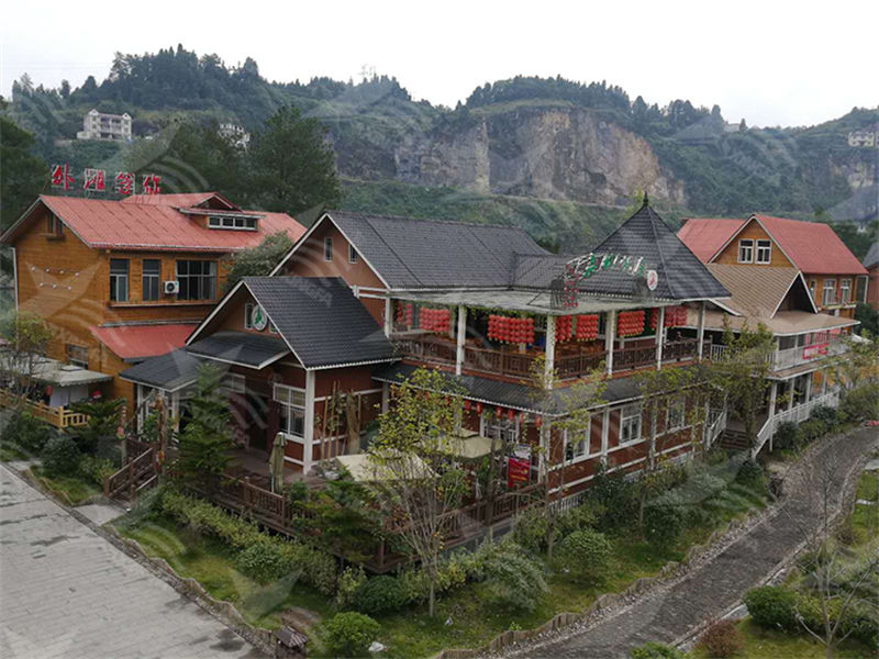 选择信阳合成树脂瓦，为南方屋顶雨季防水护航